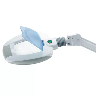 Lampă cu LED și mărire pentru îngrijire detaliată.