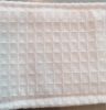 Cearceaf din bumbac pentru gofre, ideal pentru un somn confortabil.
