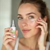 Solanie Crème Contour Ocular cu Hialuron TO Complex 15 ml - Întinerire și hidratare intensivă.