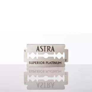   Pangă Astra Superior Platinum - precizie și confort la bărbierit.